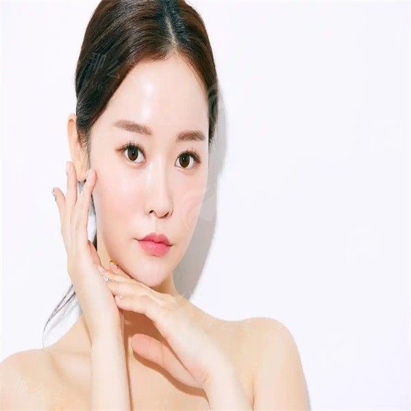 成都八大处医疗美容医院割双眼皮多少钱?核心项目和医院优势解答