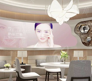 上海隆胸修复费用详解及医院选择指南：术后护理全攻略价格7388元起