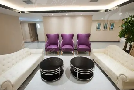 李天石与崔永言双眼皮手术对比：如何选择更适合你的医生？