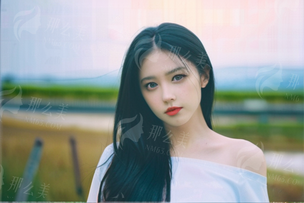 长沙雅美整形肖征刚医生-高端定制隆胸专 家