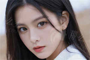 技术硬核：为何“一层一策”能终结反复色斑？