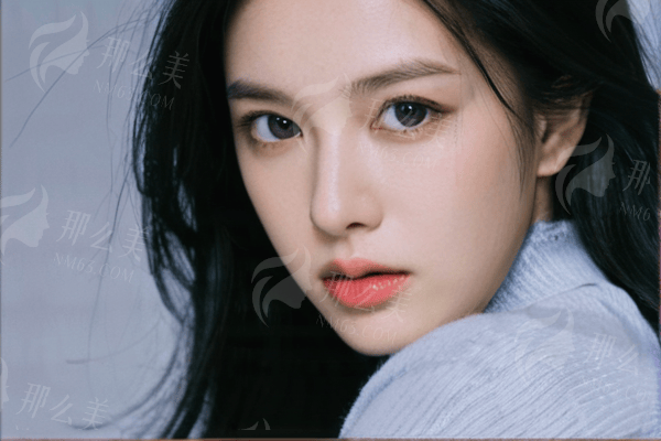 濮阳李伟整形无痕眼袋技术解析：