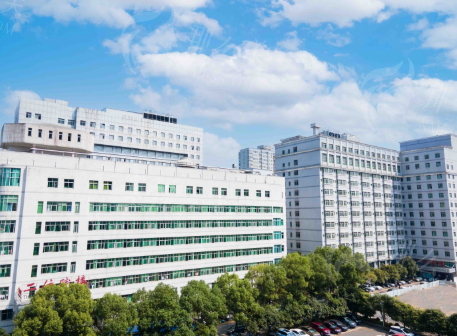 吕京陵医生资质解析：<span style=