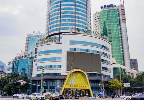 刘绪立医生在成都军大整形美容医院,吸脂、自体脂肪填充、脂肪胶填充<span style= 刘绪立医生在成都军大整形美容医院,吸脂、自体脂肪填充、脂肪胶填充<span style=