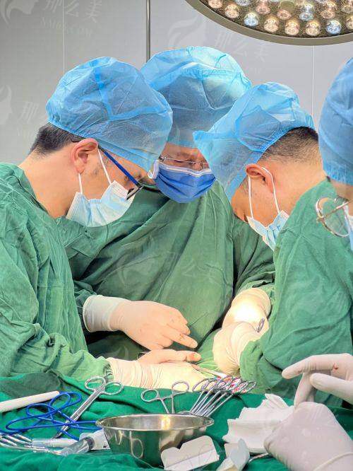 一、为什么选择上海九龙医院做阴茎弯曲矫正?