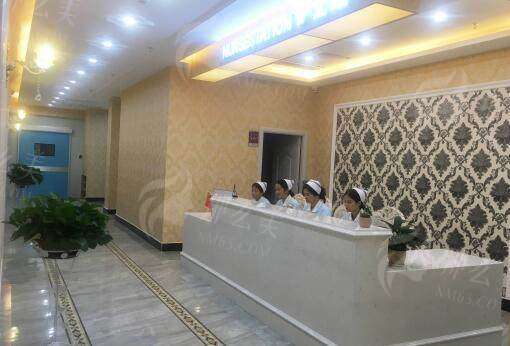 一、玉林时光整形龙涛医生:双眼皮手术的匠心之选