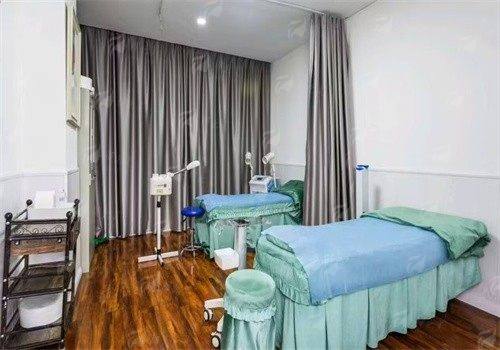 馒化脸修复选对医院很重要！成都童颜博仕的医生技术太稳，效果超自然！附修复案例