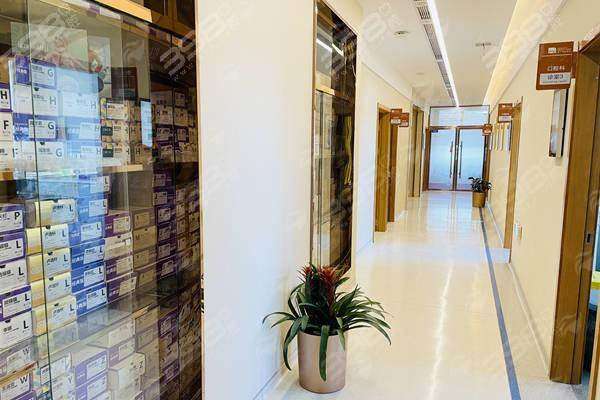 三、欧阳天祥医生的仿生双眼皮有何不同