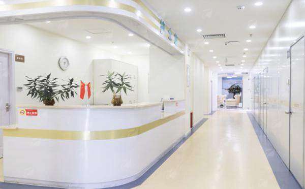 二、钟象灵医生鼻综合是什么风格？