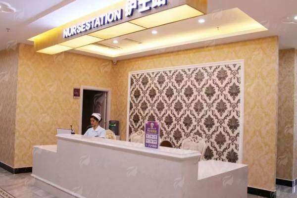 三、玉林时光整形龙涛医生实例对比:从肿眼泡到妈生款的蜕变