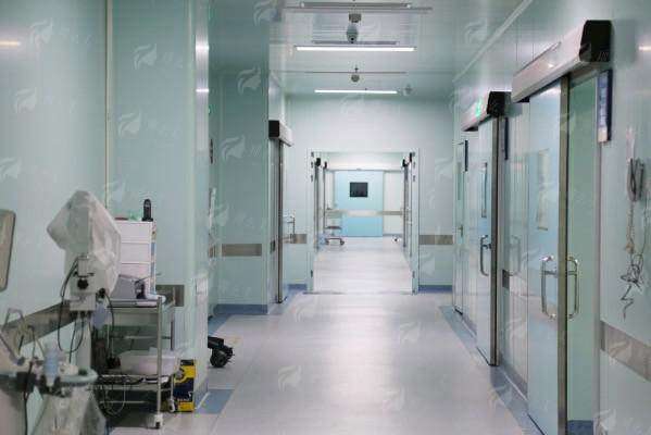 为什么选择四川成都现代整形医院做悬垂乳矫正？