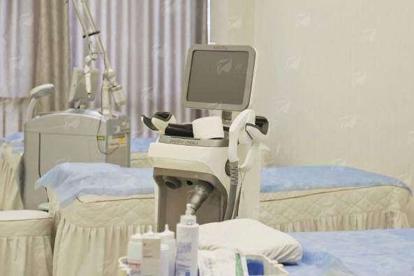 为什么选择四川成都现代整形医院做缩胸?这些细节打动我