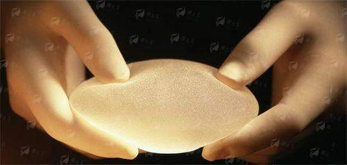 二、广东韩妃整形外科医院肋骨隆鼻实例成效展示