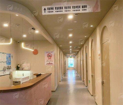 三、上海韩卓医疗美容祛眼袋价格贵不贵？