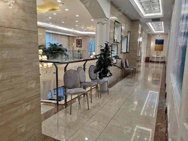 为什么选择云南昆明韩辰医疗美容医院做美杜莎眼修复？