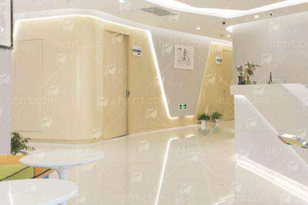 三、杭州星光丽格医疗美容门诊部的价格和服务怎么样？