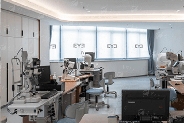 重庆南坪爱尔眼科医院晶体植入手术全过程记录