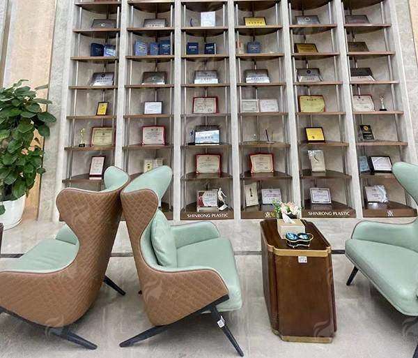 一、重庆星荣整形刘彦龙医生怎么样?师从李世荣医生,技术实力如何?