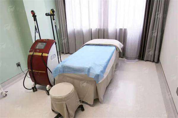 昆明吴氏嘉美美容口腔连锁双眼皮为什么让我这么满意?