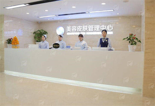 二、广州曙光医学美容医院徐桂英线提升：实力派选手