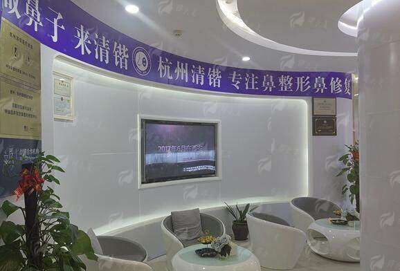 二、杭州清锴医疗美容门诊部李龙霞医生：动态美学设计提升眼部灵动感