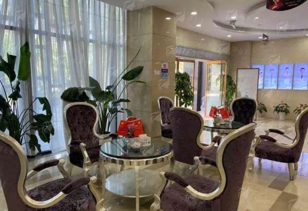 二、重庆紫城医疗美容的隆鼻特色是什么？