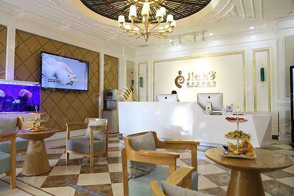 一、蔡圣民医生的面部轮廓塑形技术解析