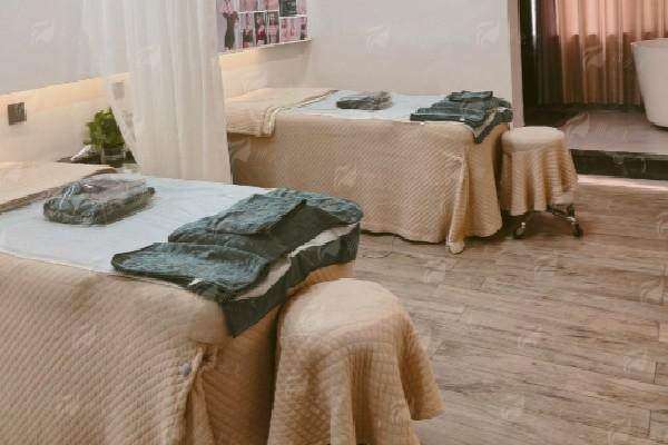 二、赤峰纷悦医疗美容吸脂医生团队实力