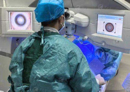 四、武汉何氏精益眼科屈光手术怎么预约？