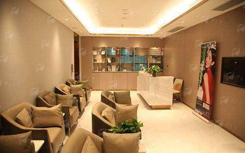 四、西安高一生医疗美容医院口腔科假体隆胸真实实例