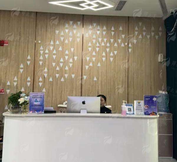 五、在拉萨维多利亚医疗美容口腔医院做完眼综合3个月后的变化