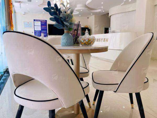 五、廊坊华康医疗美容门诊隆胸手术的术后护理