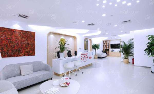 六、选择师丽丽医生隆胸的五大理由