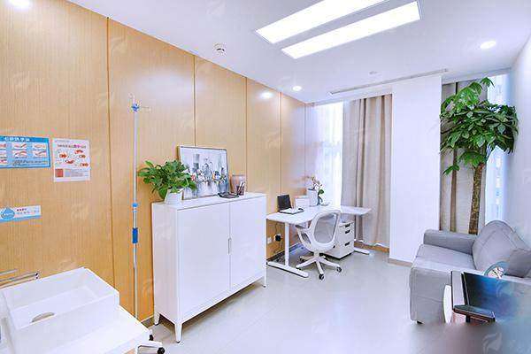 五、隆胸手术常见问题专精解答