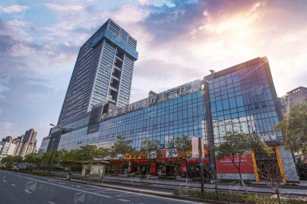 三、真实实例揭秘:6万元做的假体成效值不值?