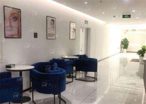 四、台州韩辰微痛隆胸的性价比分析