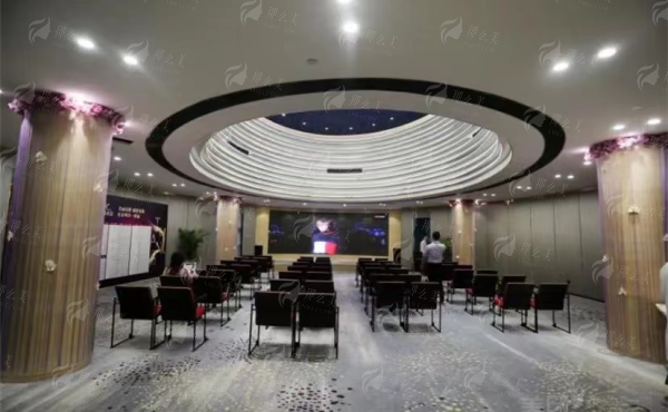 二、顿兆医生技术特点：微创自然派代表