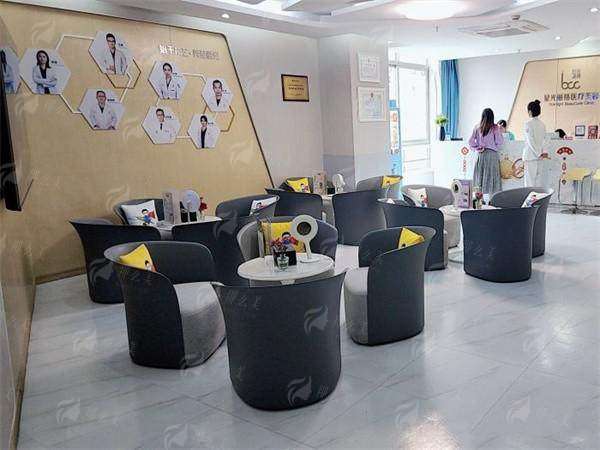 四、杭州星光丽格医疗美容门诊部汪峰隆胸真实实例分享