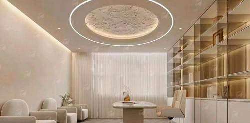 
想在兰州千雨医疗美容整形做双眼皮？口碑、医生简介与特色项目全知道！