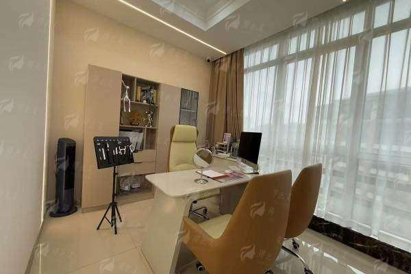 二、桐乡星博士医疗美容医院的双眼皮修复期要多久?