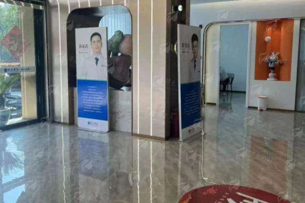 二、阜阳曙光植发核心技术项目:无痕植发与个性化方案