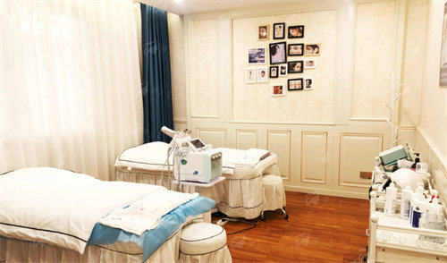 四、丽江悦莱美医疗如何预约双眼皮整形？