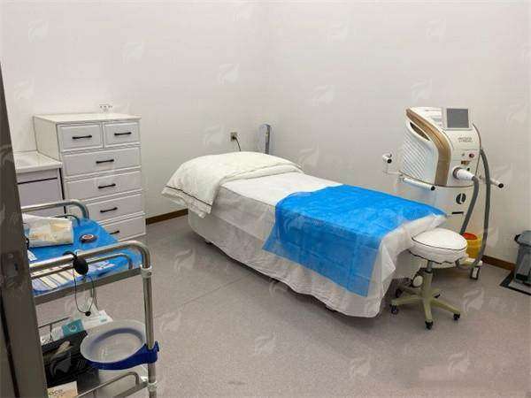 四、深圳安美聚光彭喜吸脂怎么预约？