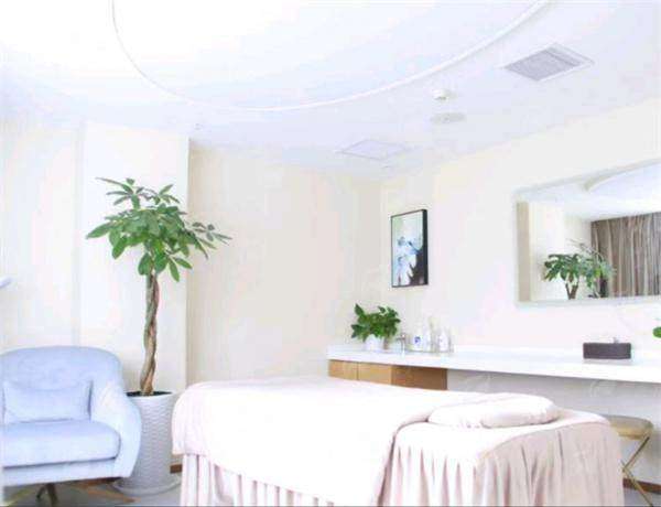 河南郑州整形美容医院鲁华双眼皮案例大公开，价格了解与预约方式全知晓，新颜智尚可约！