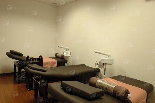 杨克医生在柳州仁美整形美容外科诊所的隆鼻技术如何？有案例有价格可查-24小时新颜智尚小程序预约