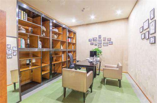 合肥艺星医疗美容医院：隆胸价格构成解析