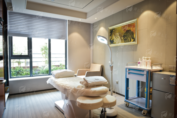 五、上海艺星医疗美容医院(长宁院)复合隆胸价格参考