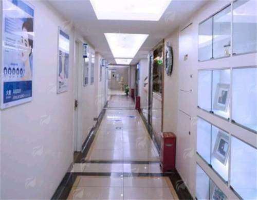 想知道哈尔滨大麦植发医院怎么样？医生技术、价格全揭秘！新颜智尚一键查询，少踩坑不白跑！附预约方式