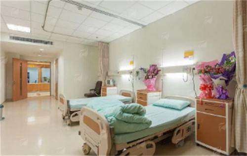 二、东莞台心医院植发医生团队揭秘