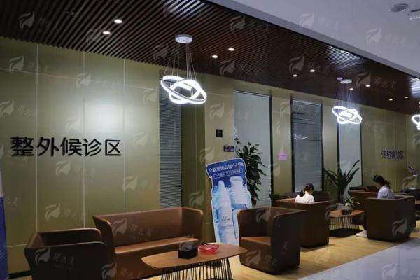 四、专精医师团队:热玛吉操作的安心保护